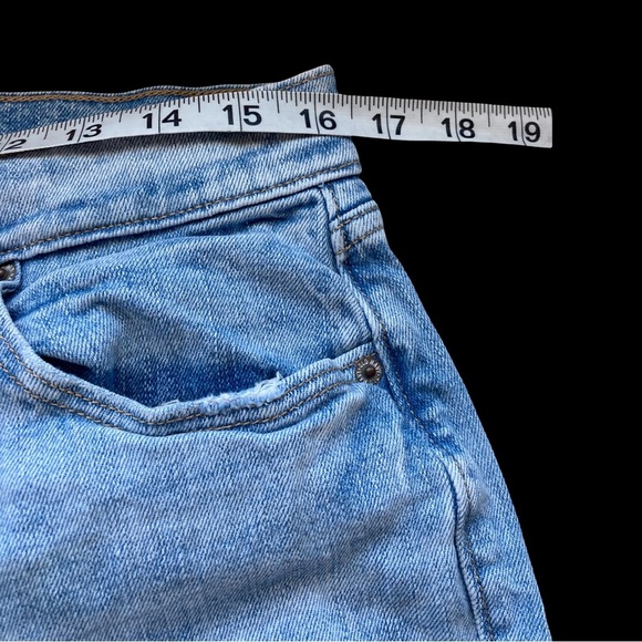 Old Navy Boyfriend Jeans | Size 12 | Light Wash | Relaxed Straight Leg - Picture 6 of 10